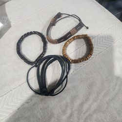 Bracelets 