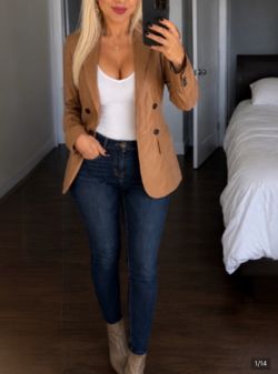 FRAME ’70s Double Breasted 100% Lamb Leather Blazer Jacket Latte Size 0 • Quiet Luxury Tailored Statement Jacket