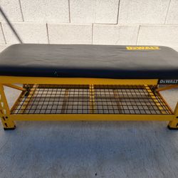 Dewalt steel garage bench 20"H x 50"L x 18"D...USADO_USED $199 PRECIO FIJO_FIRM PRICE