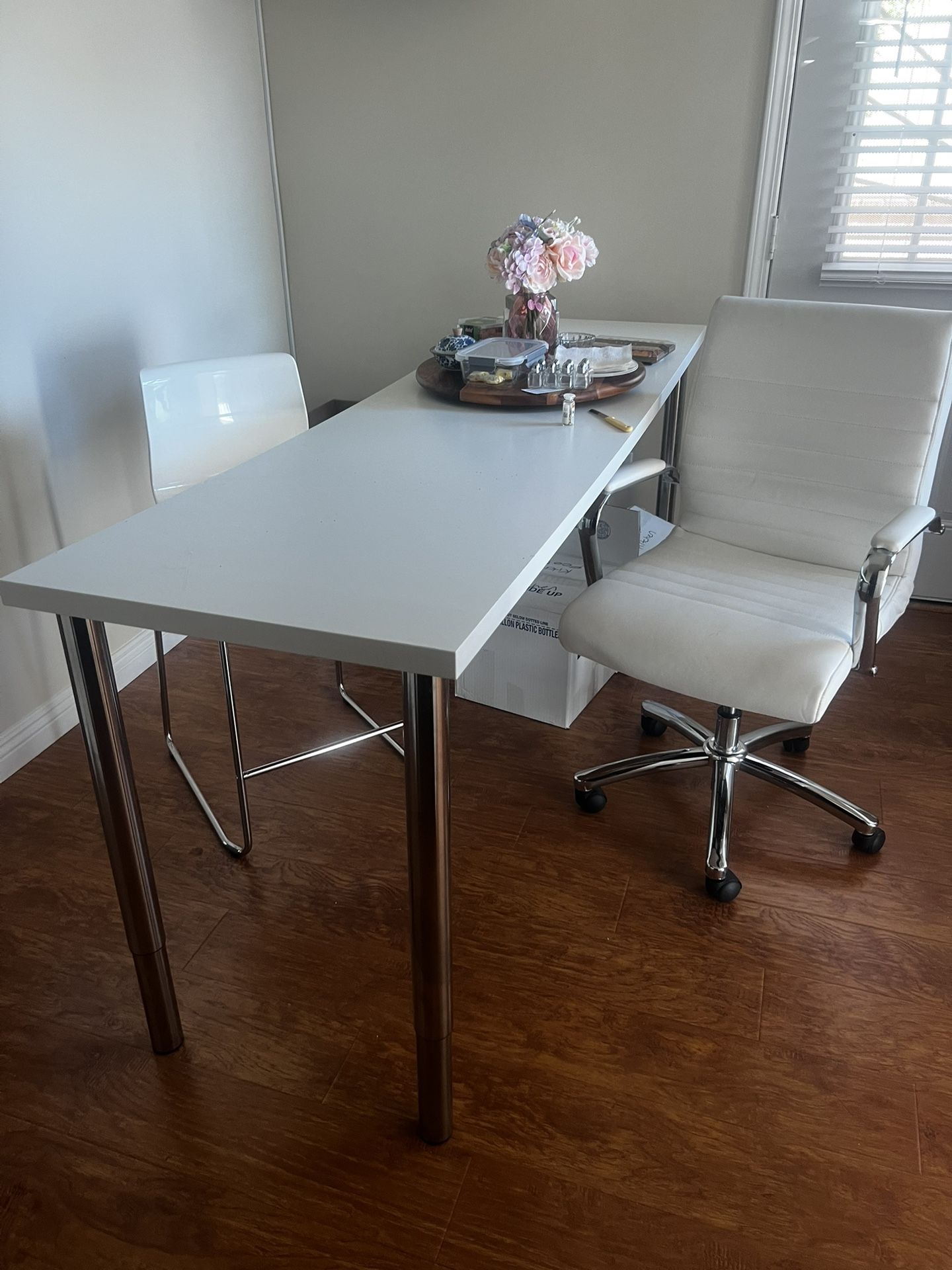 All White Office Furniture 