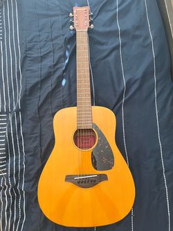 Yamaha Acoustic Guitar