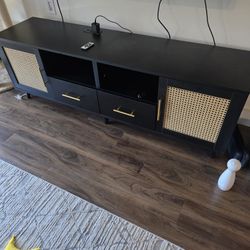 TV Media Center With LED And Charge Port