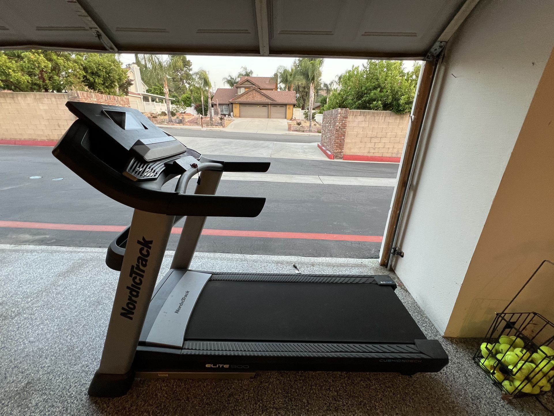 Nordic Track Elite 900 Treadmill