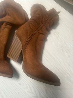 Boots size 6