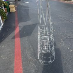 5 Tomato Cages