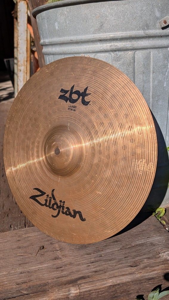 Zildjian Zbt 14" Crash Cymbal Good Shape