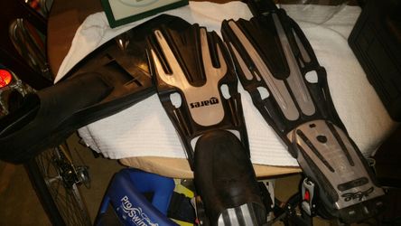 Scuba diving fins and mask