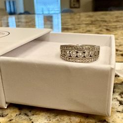 Used Anniversary/Cocktail Ring 