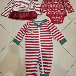 GIRL'S CHRISTMAS CLOTHES SIZE 12 MONTHS
