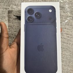 i phone 17 pro max deep blue