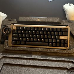 Dry Studio ice Ring 63 RT HE keyboard