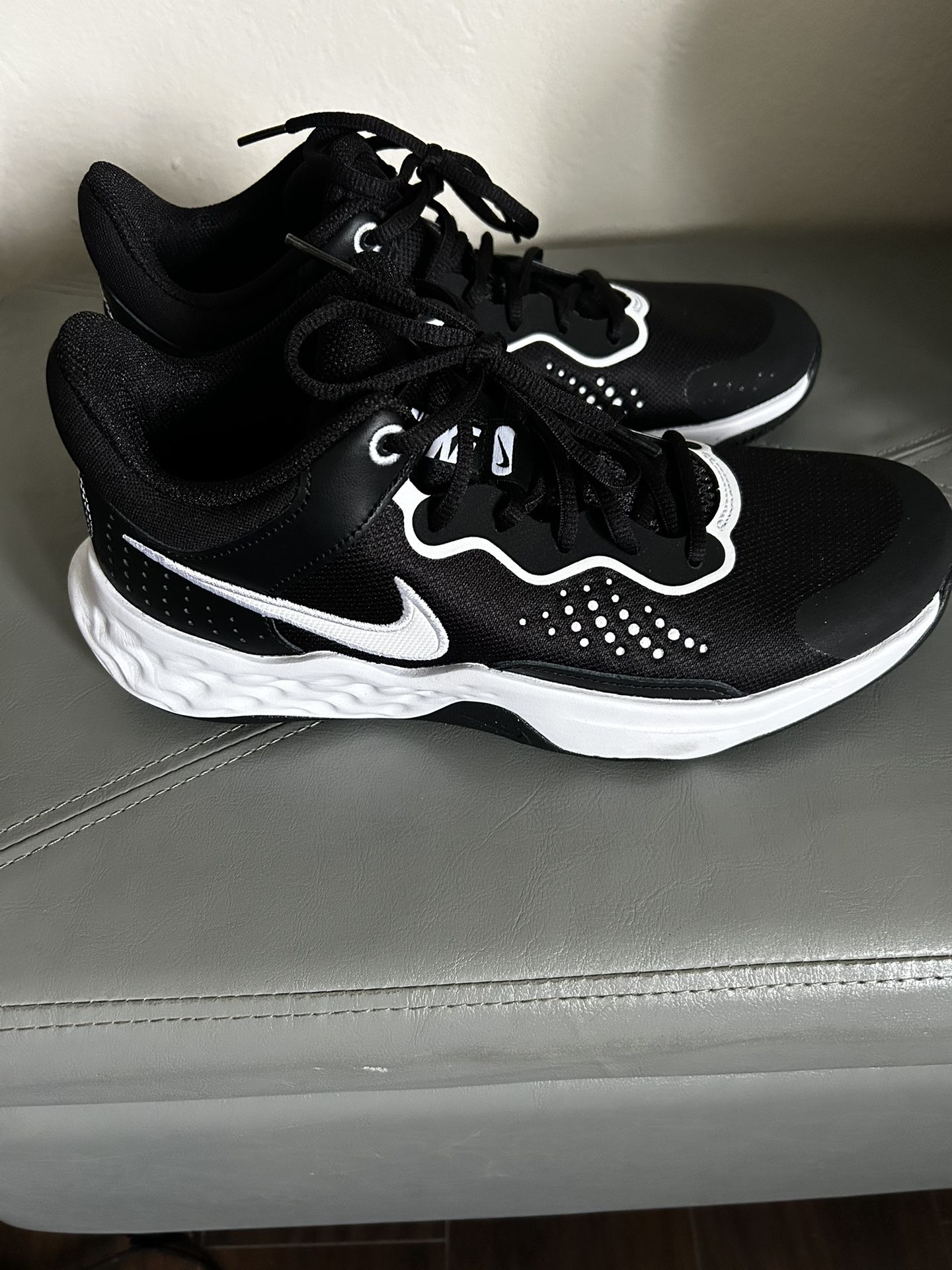 Nike Men’s Fly By Mid 3 Black White