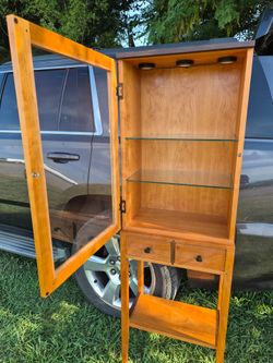 Thomas William Furniture – Handcrafted Display Cabinet