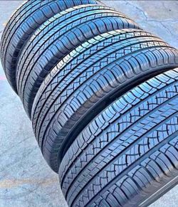 235 65 18 Michelin Tires Con 80% de Vida Las 4