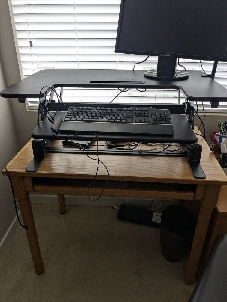Standing Desk Converter DESK V000V Series