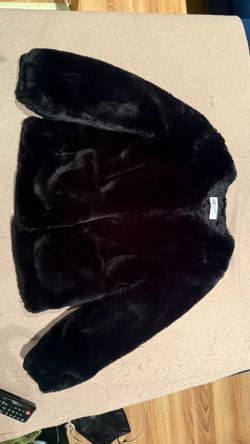 Black faux fur jacket size 6t