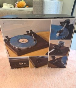 Crosley C8 Turntable