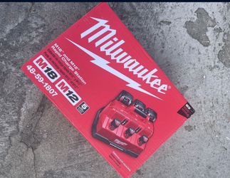 Milwaukee New Charger M18 -M12 / No Batteries 