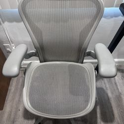 Herman Miller Aeron Chair - Mineral/Satin Aluminum