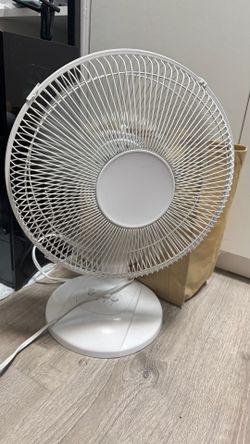Table fan, works perfectly, 3 speed & oscillation.