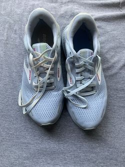 Brooks adrenaline GT5 22 W9.5 (not for wide feet)