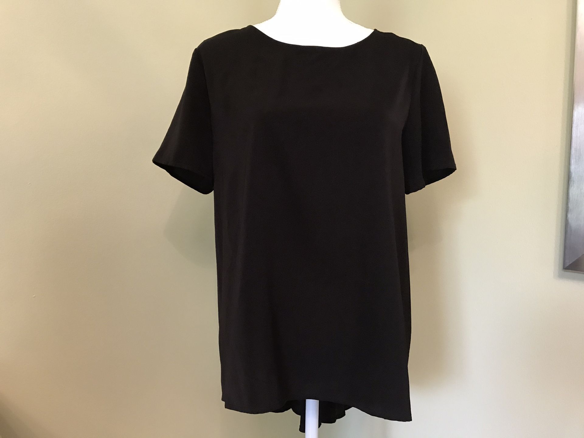 Women’s Black Designed Back Shirt, size 6 by Michael Kors