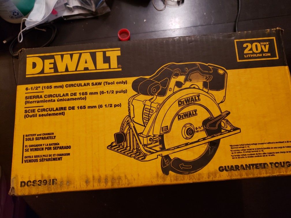 Dewalt 20V MAX 6-1/2" Circular Saw 