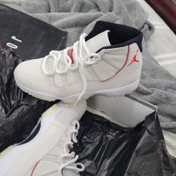 AIR JORDAN 11 RETRO