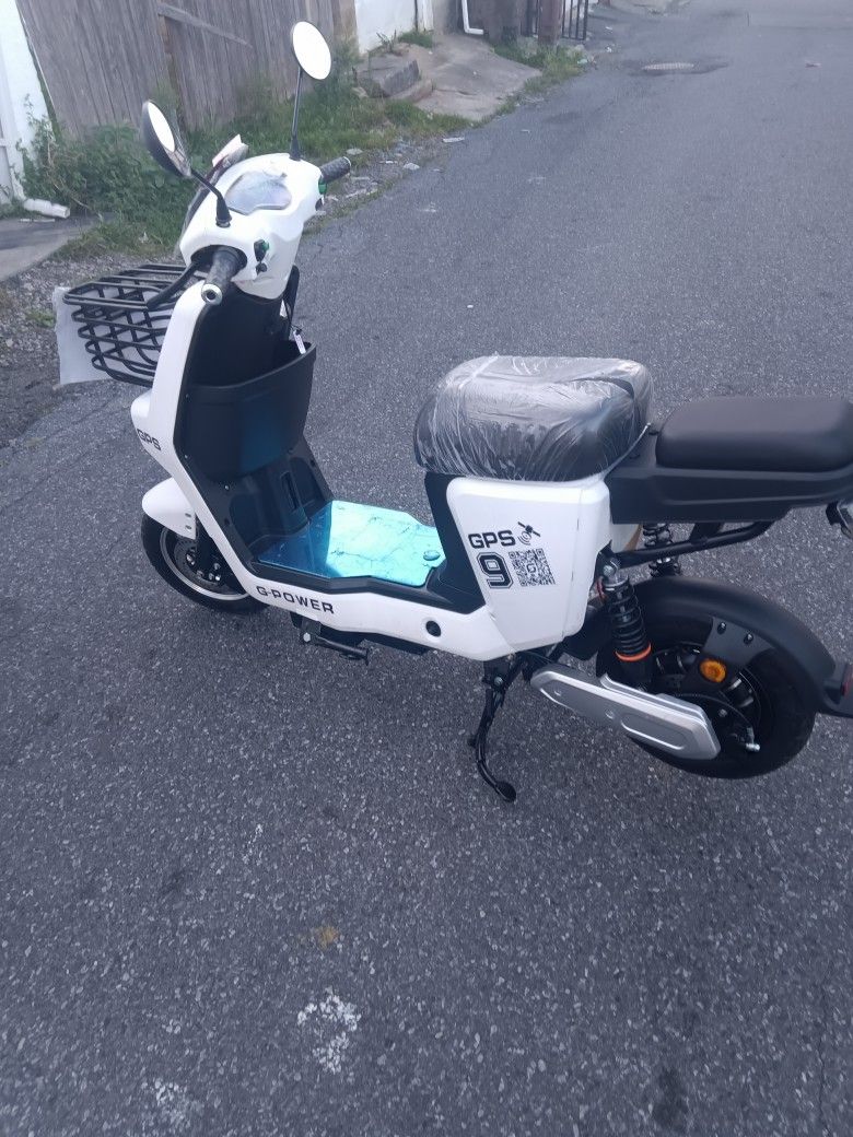 Electric Scooter & 40mph & 6 Hour & Street Legal