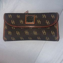 Dooney And Bourke Wallet 