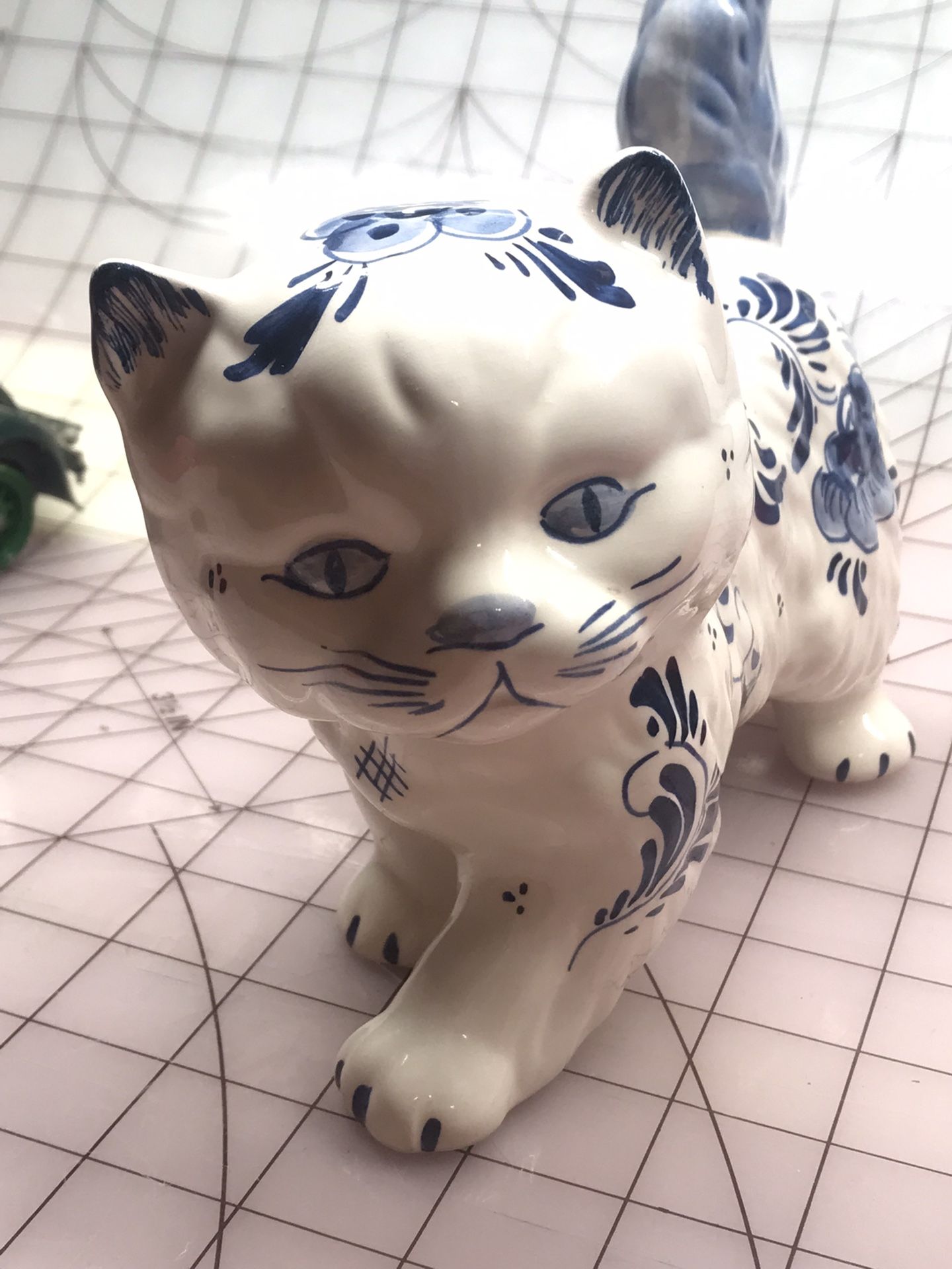 Dewit Delft Holland Porcelain Statue Collectible