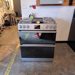 Brand New Ge Cafe 6 Burner Gas Stove Nice And Clean Financing Available 