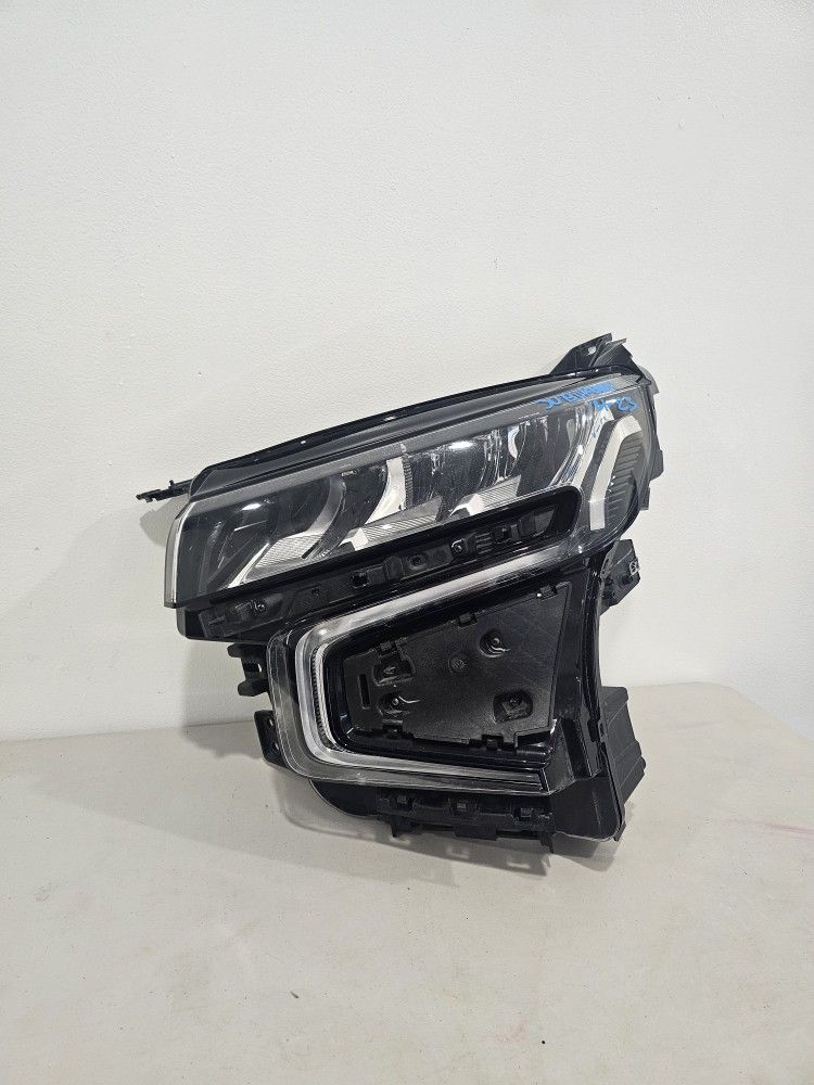 Chevrolet Suburban Tahoe Left Driver Headlight 2021 2022 2023