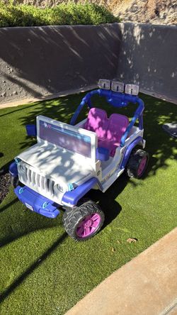 Barbie Jeep Wrangler Power Wheels – 12V Kids Ride-On – 2 Seater