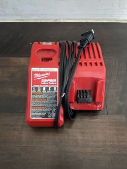 Milwaukee M18/M12 Charger