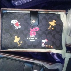 Gorgeous Snoopy Wallets 
