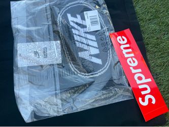 supreme  Nike BLACK  beanie ! NEW DROP