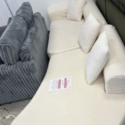 Stylus Nice Cozy Sectional! 