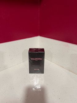 Valentino extradose/born in Roma