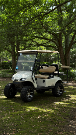 2015 EZ-GO Electric Golf Cart 48v w/Lift and Wheels in good condition