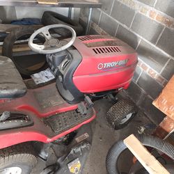 Troy-Bilt 42 Inch bronco ride on mower