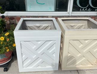 White Chippendale Outdoor Garden Planter 18x18x21