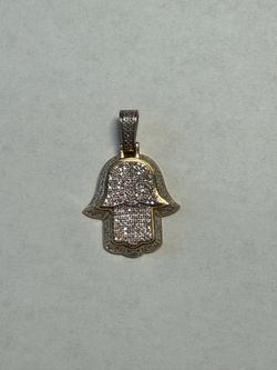 10K YELLOW GOLD PENDANT WITH DIAMONDS