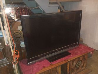 52 inch Sony TV with remote its all good for sale.
