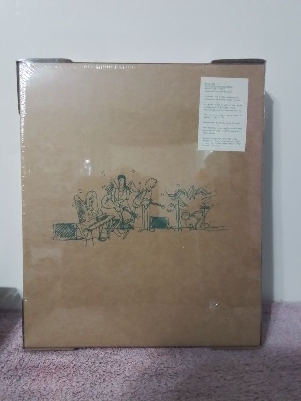 BRAND NEW-SEALED. Paul McCartney & Wings DELUXE, Numbered, Box Set