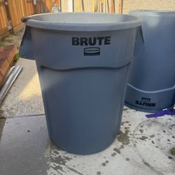 2 Large Brute Trash Cans No Lids 