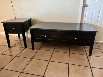 Brown Living Room Set/ Table