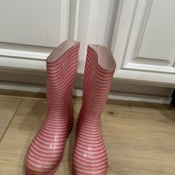 Uggs Kids Boots (size 13)