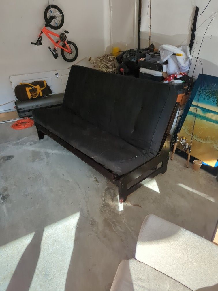 Black Futon