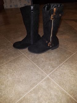 Girls boots size 2